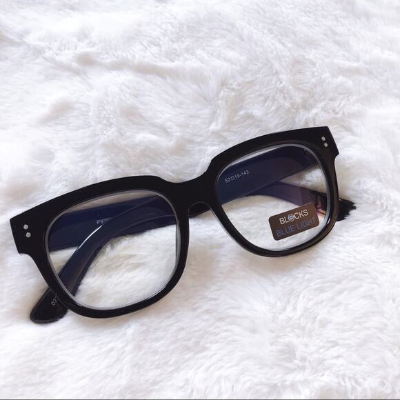 Juliette Black Computer Blue Light Glasses - Picture 5 of 9